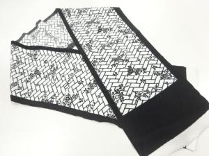 縮緬地　花模様半衿